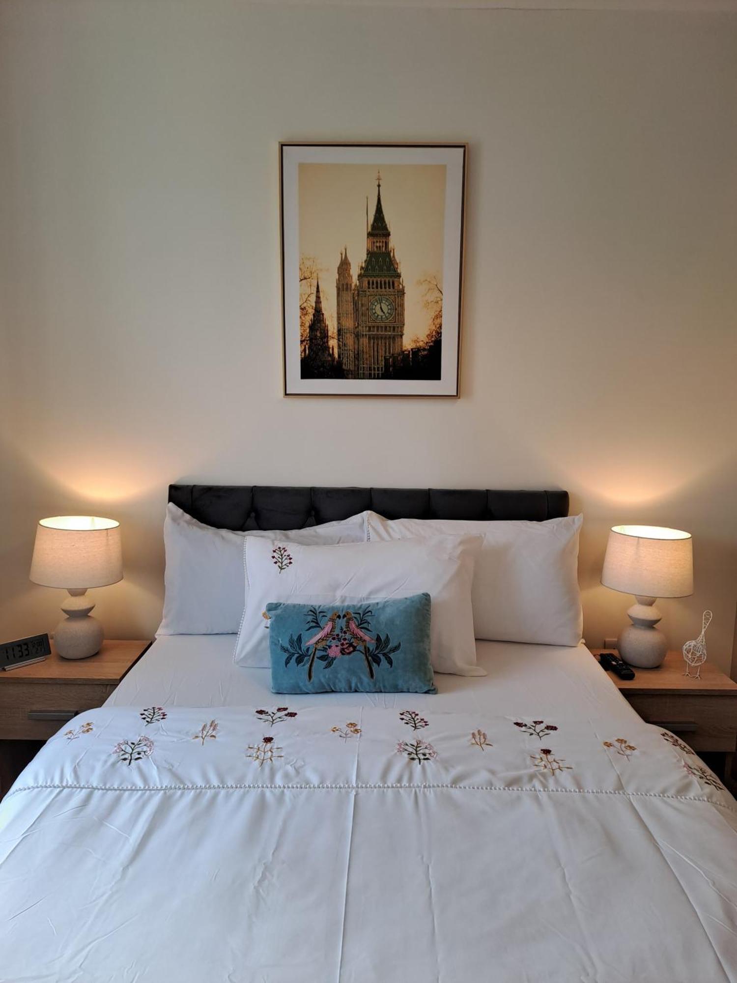 Cozy Bedroom In Lucan, Dublin Ngoại thất bức ảnh